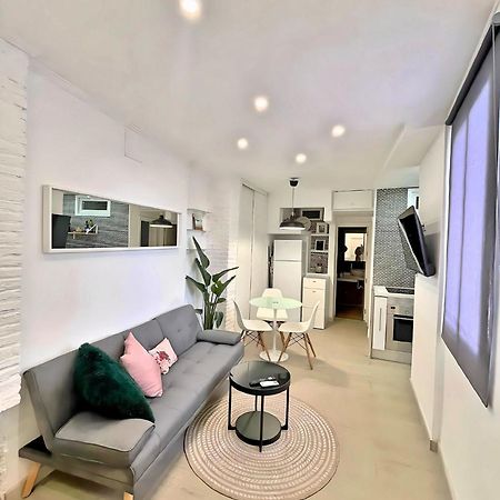 Excellent Location Malaga Centro Historico 2 Bed Flat Appartement Buitenkant foto