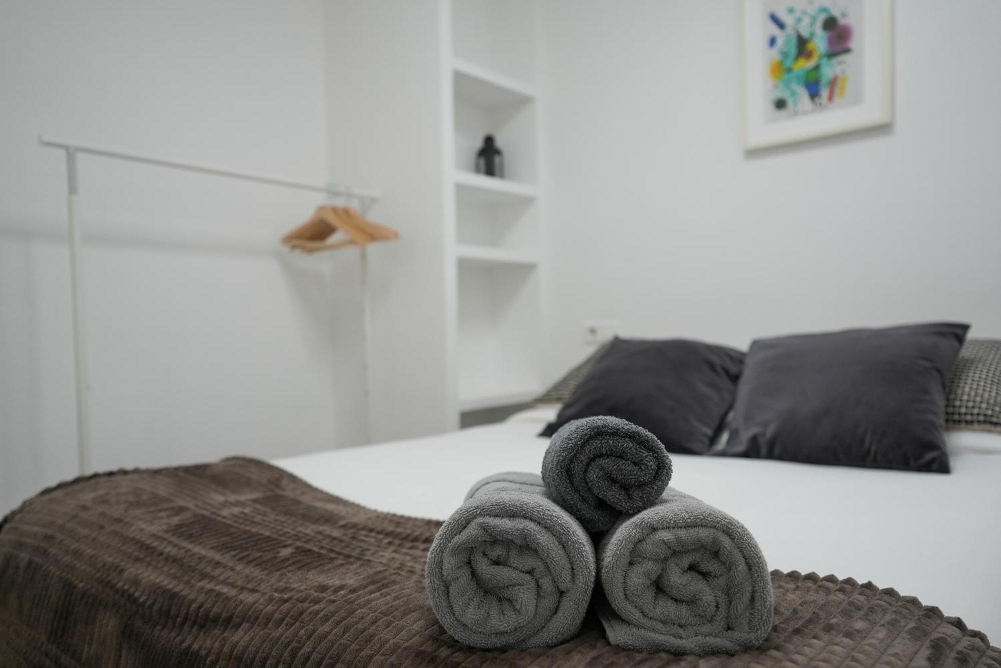Excellent Location Malaga Centro Historico 2 Bed Flat Appartement Buitenkant foto