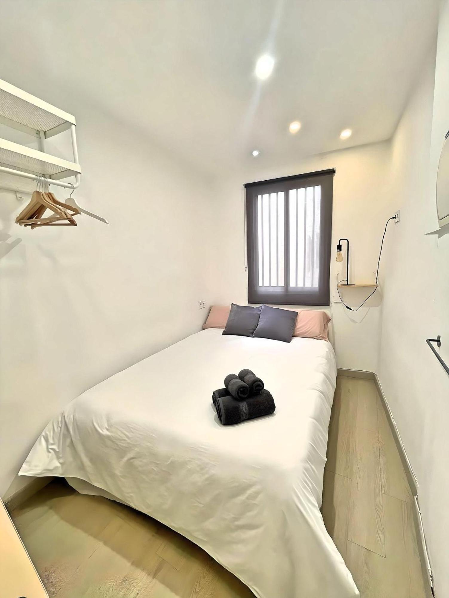 Excellent Location Malaga Centro Historico 2 Bed Flat Appartement Buitenkant foto