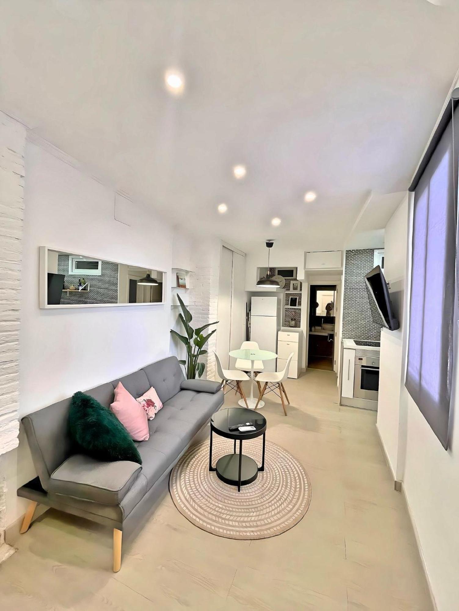 Excellent Location Malaga Centro Historico 2 Bed Flat Appartement Buitenkant foto